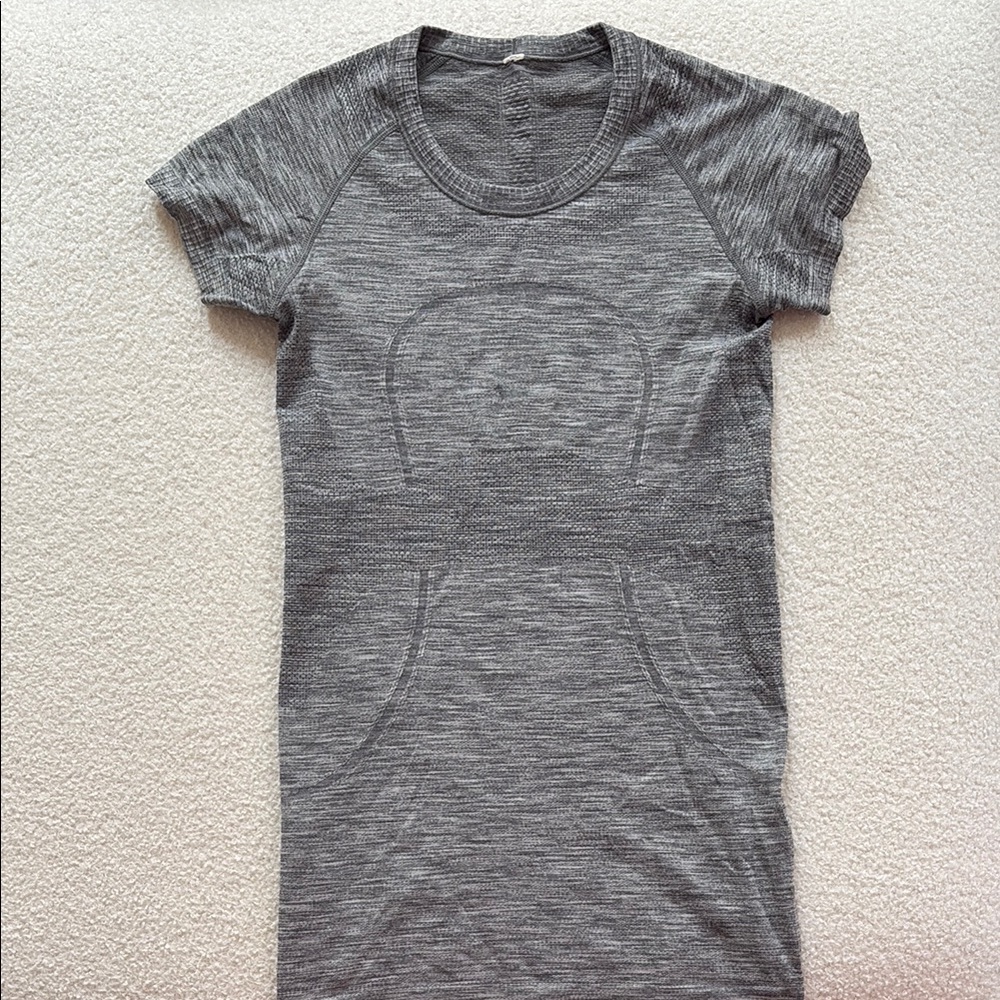 Lululemon Swiftly Tech Short-Sleeve Shirt 2.0 - Hip Length